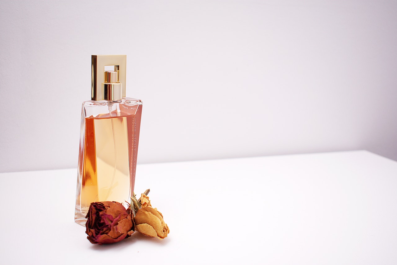 parfum , une idée de cadeau d'anniversaire